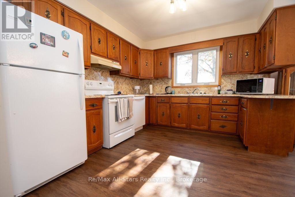 1067 Fleetwood Road, Kawartha Lakes, ON photo 13