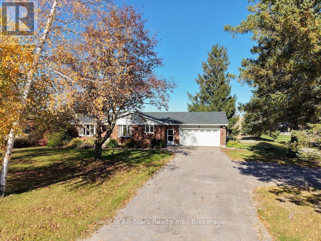 1067 Fleetwood Road, Kawartha Lakes, ON photo 2