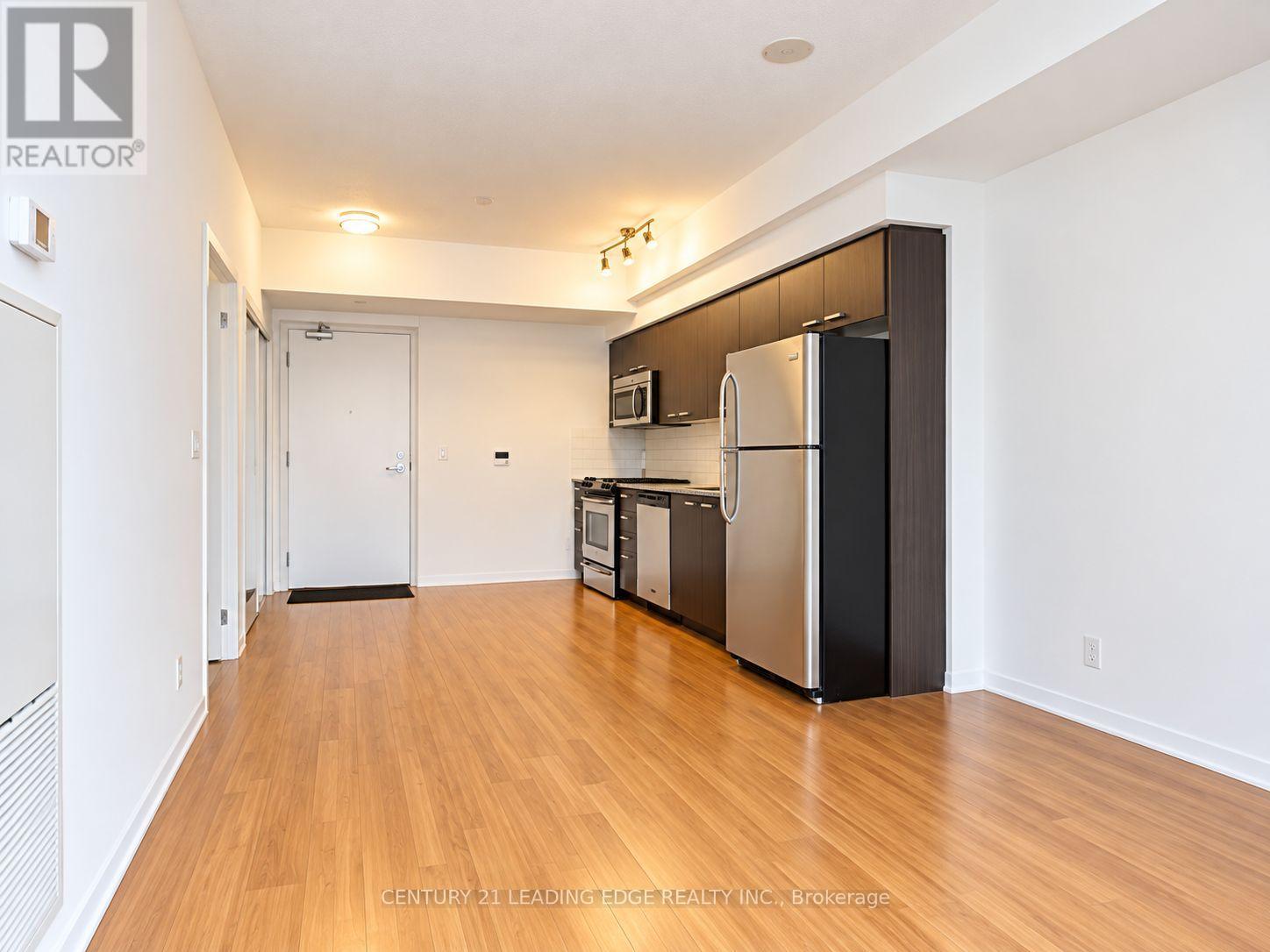 1009- 832 Bay Street, Toronto, ON photo 5