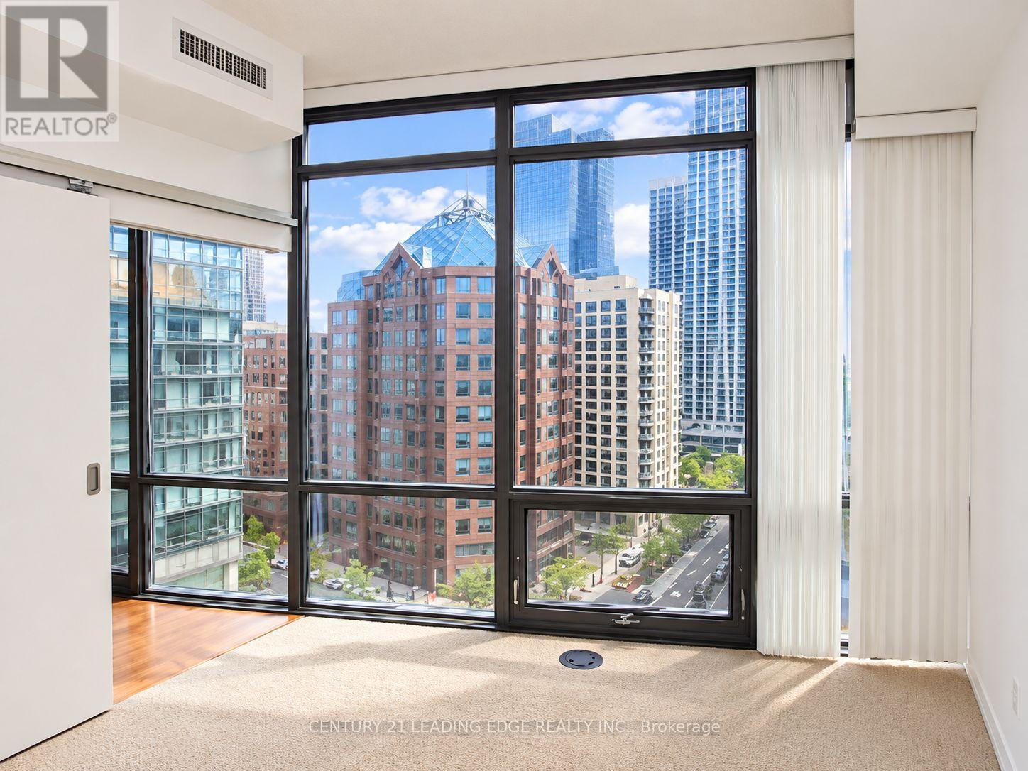 1009- 832 Bay Street, Toronto, ON photo 9
