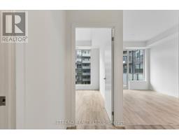 7 Golden Lion Heights, Toronto, ON M2M0C1 Photo 9