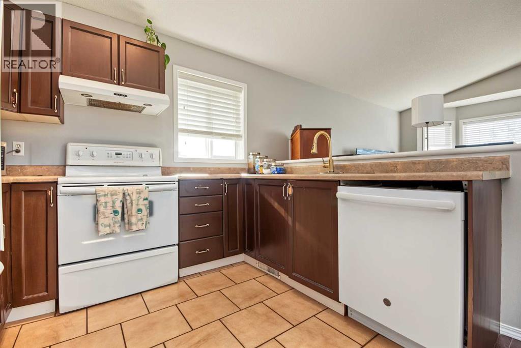 6217 88A Street, photo 9 of 27