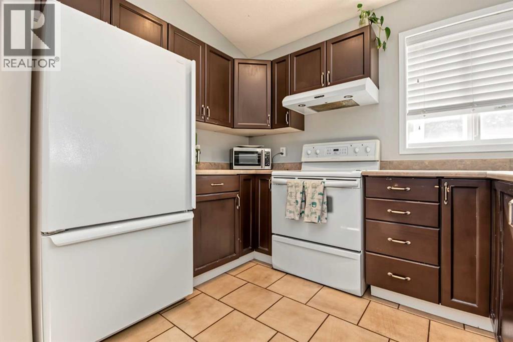 6217 88A Street, photo 10 of 27