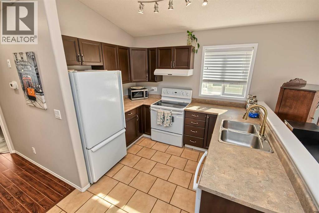 6217 88A Street, photo 11 of 27