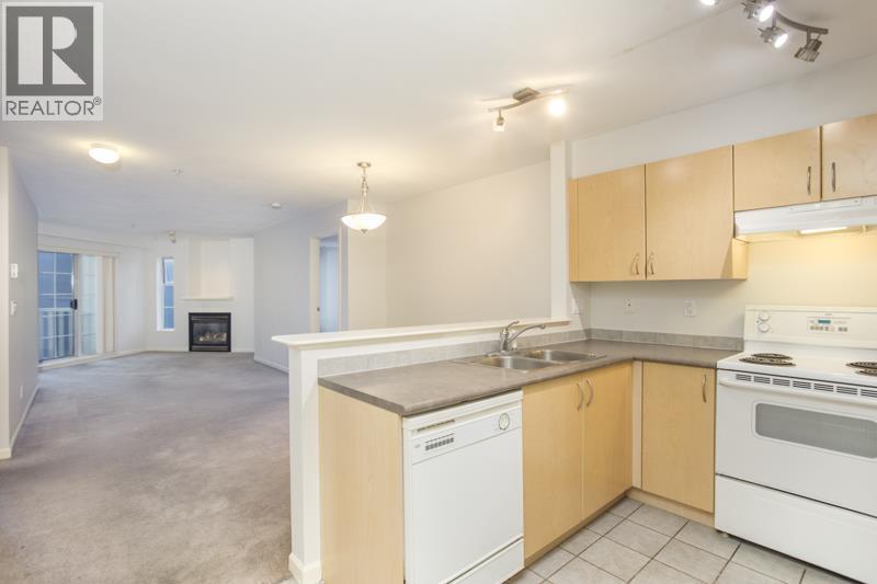 Photo of 206 137 E 1ST STREET 15