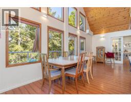 Primary Bedroom - 2333 Summerset Rd, Nanoose Bay, BC V9P9E4 Photo 13