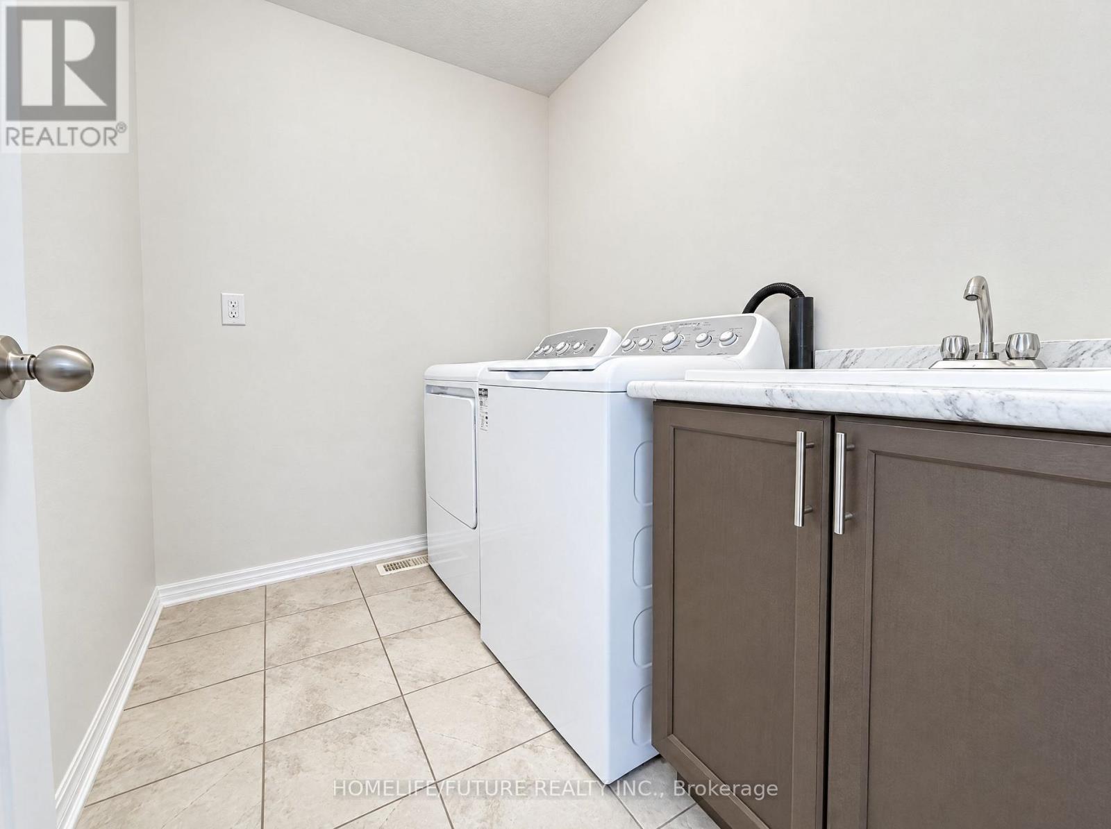 81 Hurst Drive, Ajax, ON photo 13