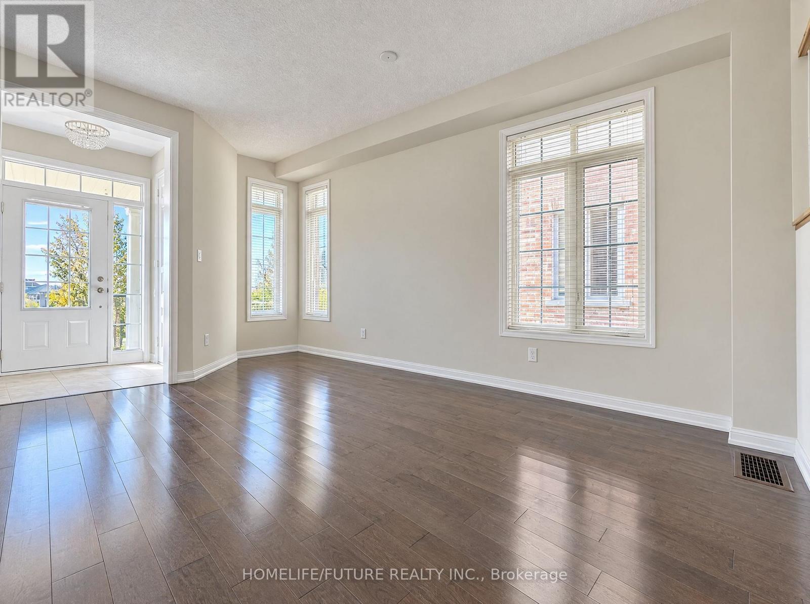 81 Hurst Drive, Ajax, ON photo 2