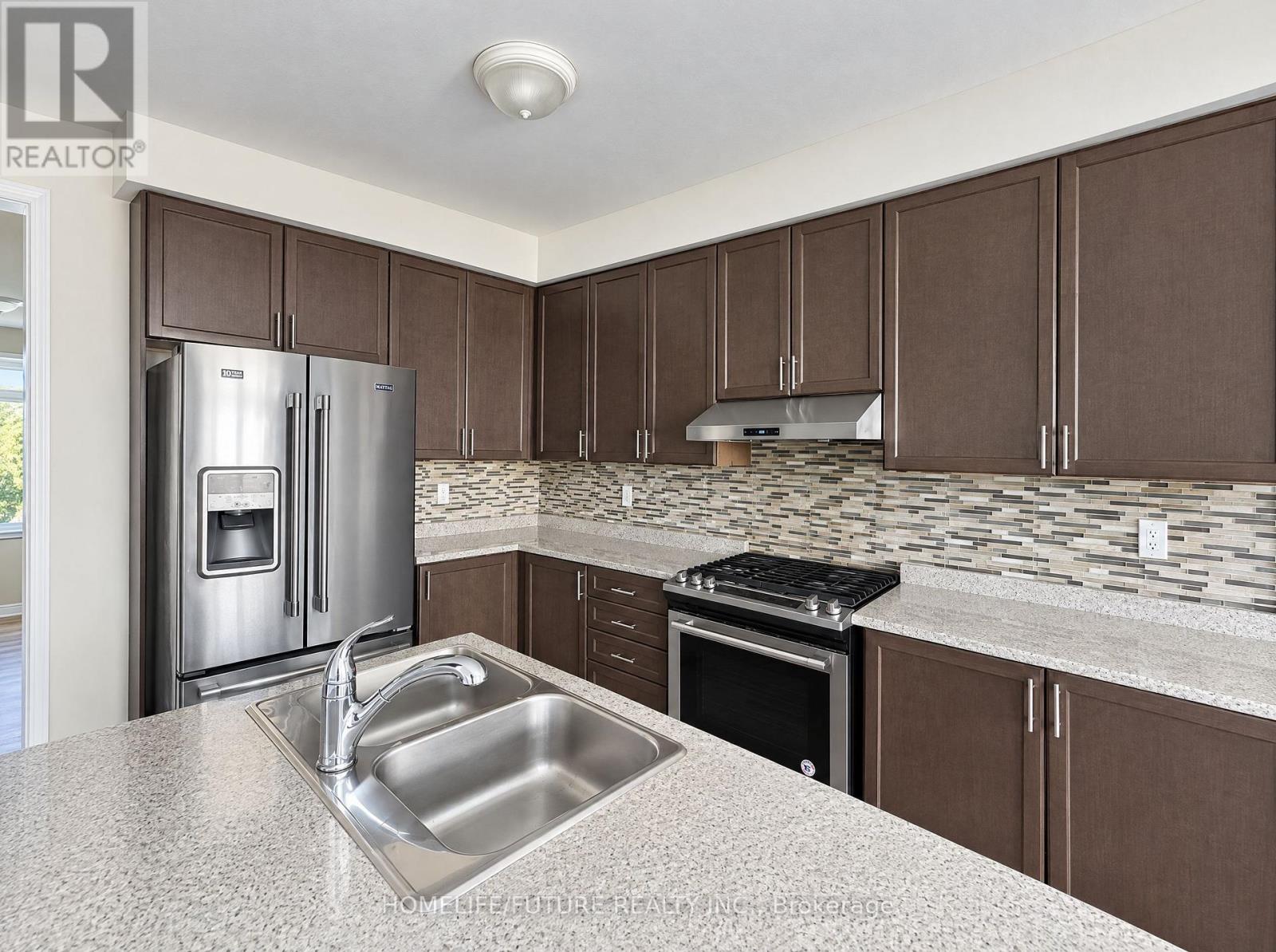 81 Hurst Drive, Ajax, ON photo 5