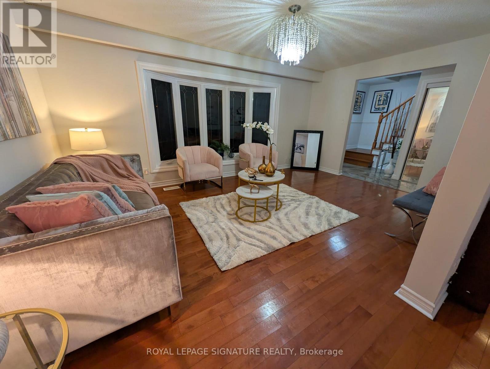 19 Starlake Drive, Toronto, ON photo 3