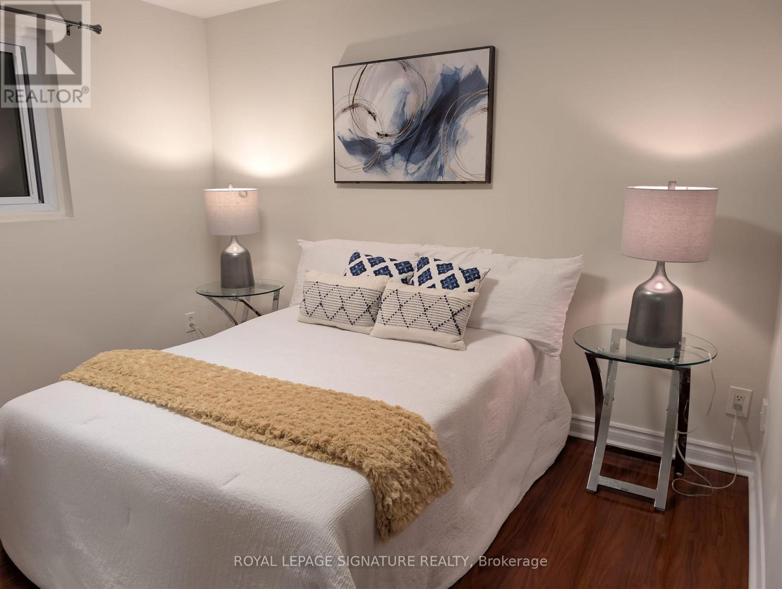 19 Starlake Drive, Toronto, ON photo 7