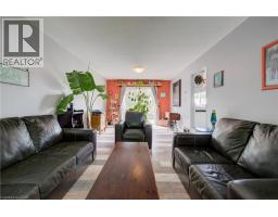 124 Queensway Drive, St  Jacobs, ON N0B2N0 Photo 13