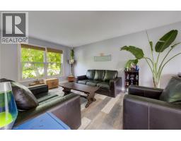 124 Queensway Drive, St  Jacobs, ON N0B2N0 Photo 11