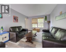 124 Queensway Drive, St  Jacobs, ON N0B2N0 Photo 12