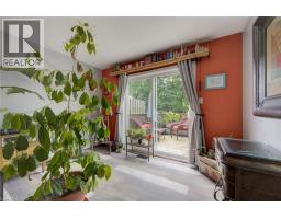 124 Queensway Drive, St  Jacobs, ON N0B2N0 Photo 14