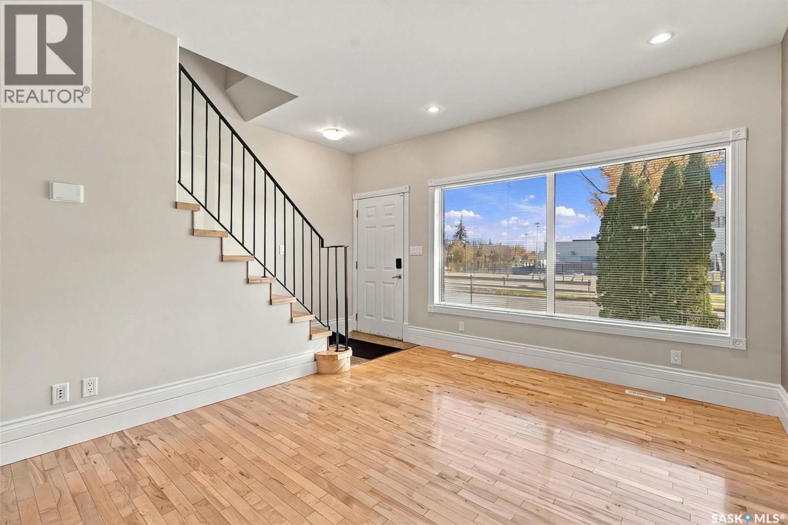 2 563 5th AVENUE N, Saskatoon — photo 5