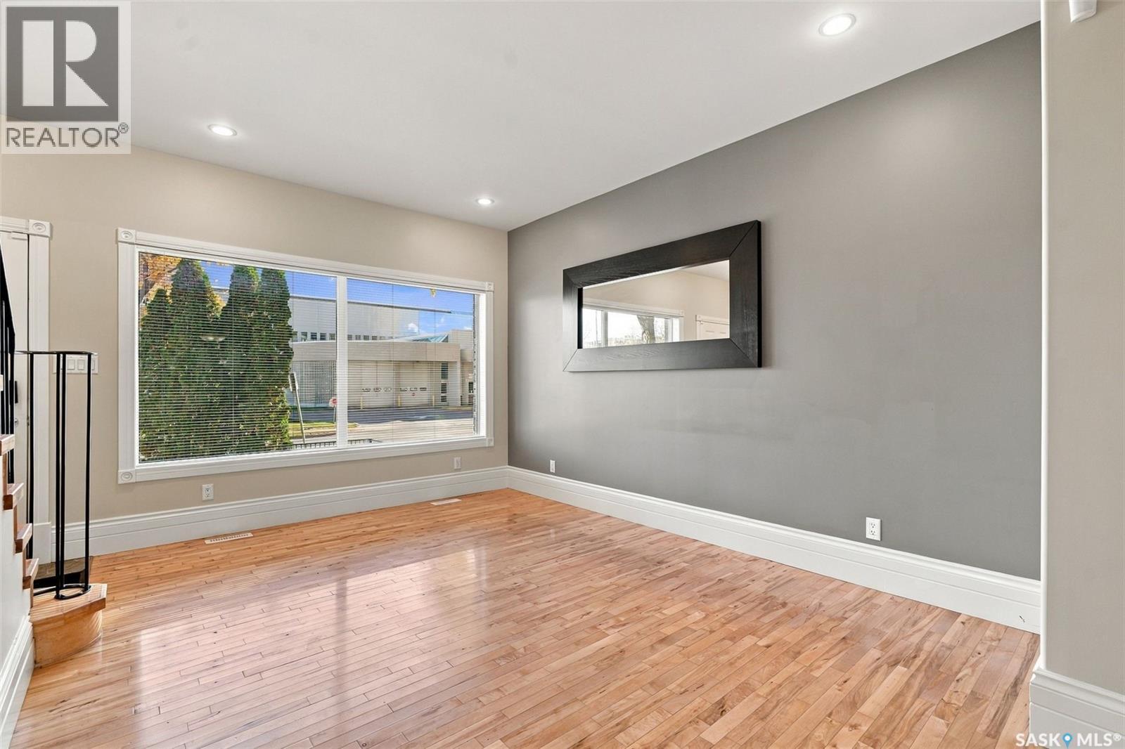 2 563 5th AVENUE N, Saskatoon — photo 6
