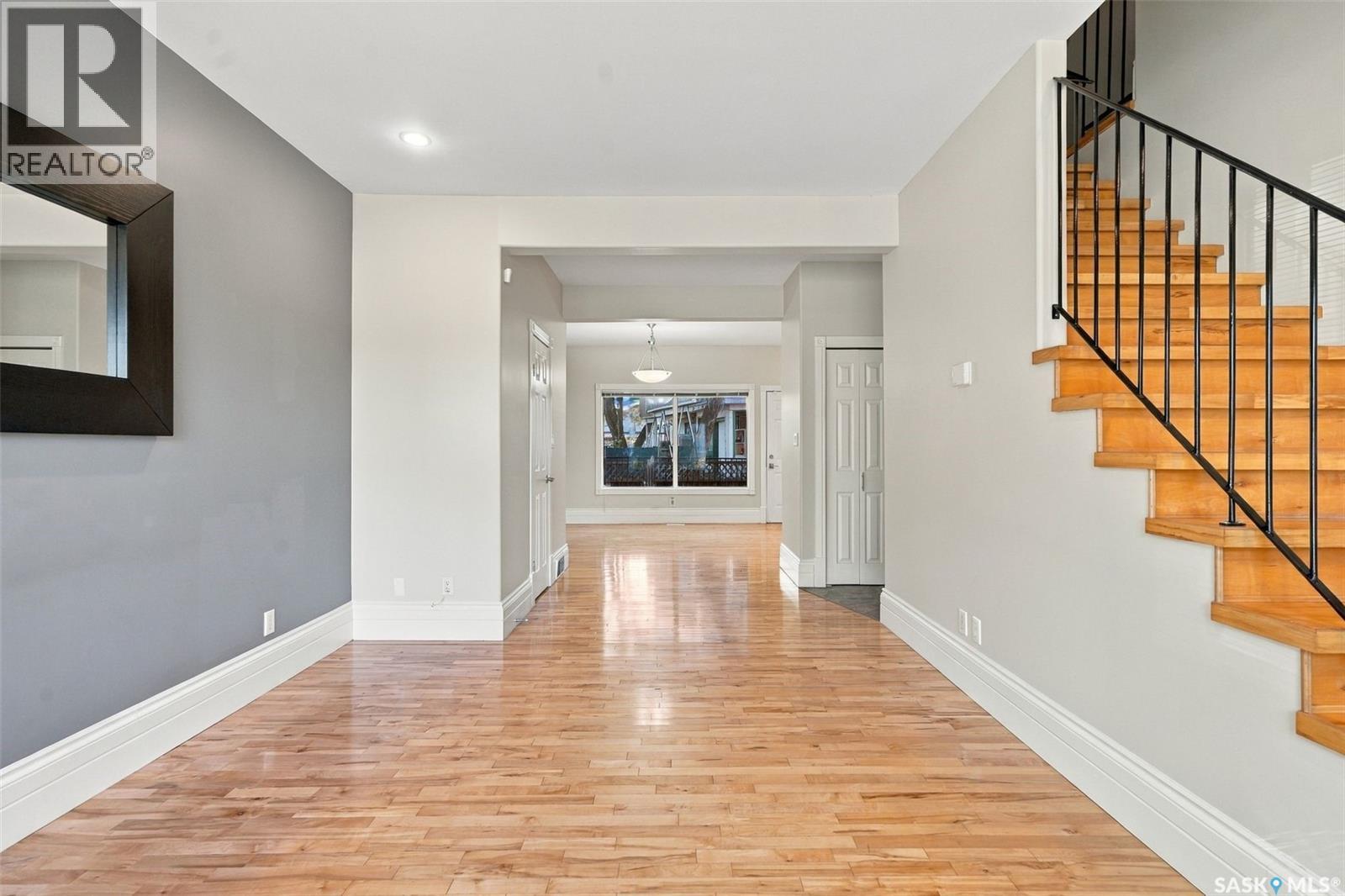 2 563 5th AVENUE N, Saskatoon — photo 7