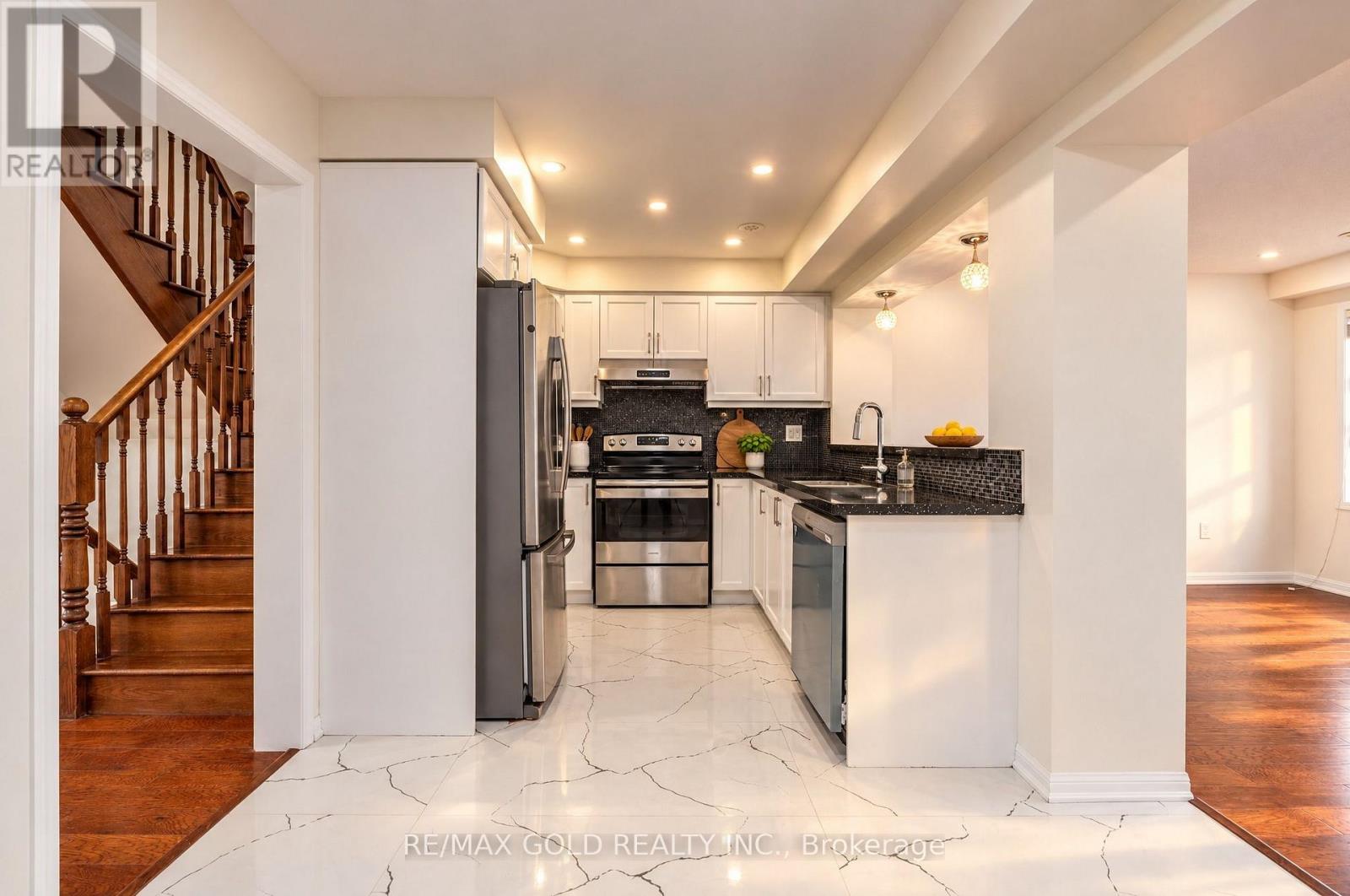 14 Memory Lane, Brampton, ON photo 19