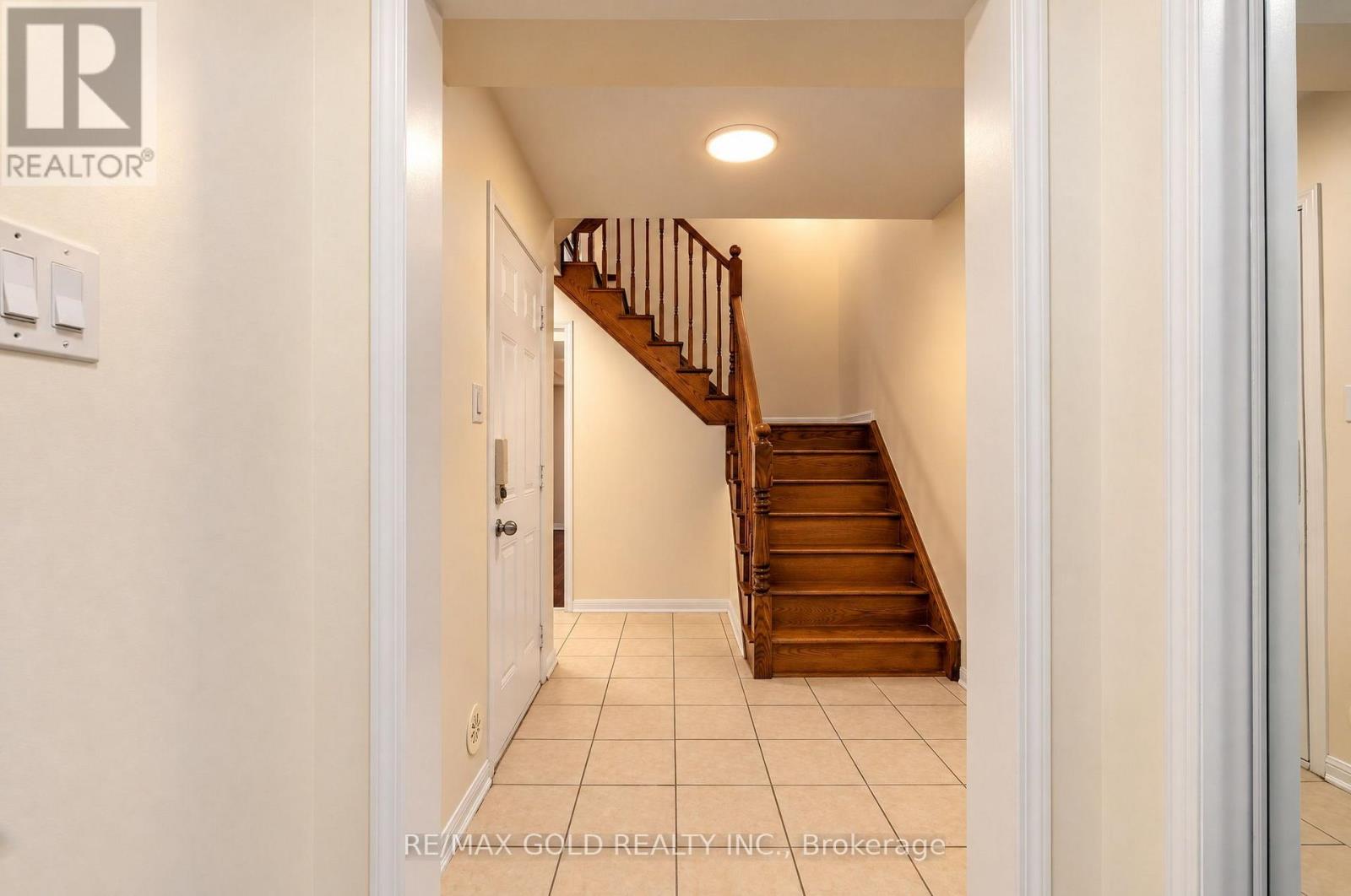 14 Memory Lane, Brampton, ON photo 4