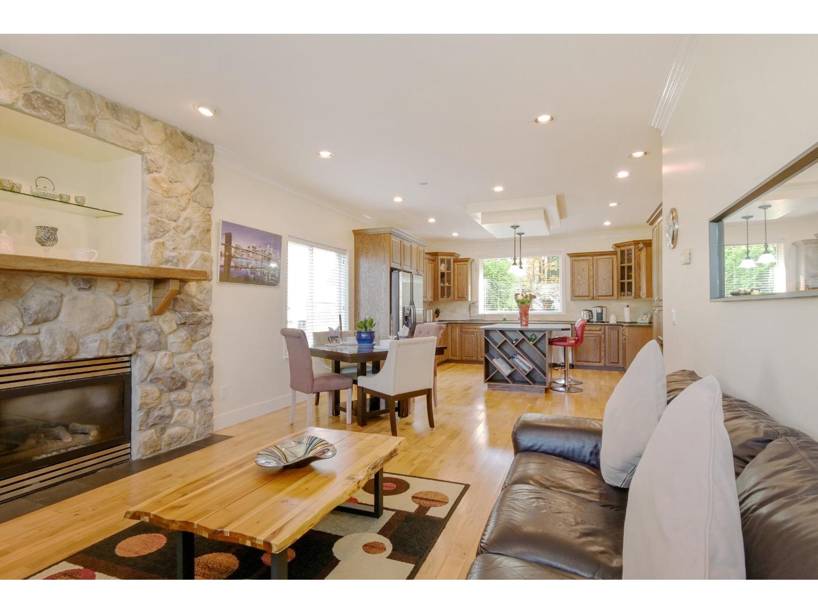 Photo of 6122 164 STREET 13
