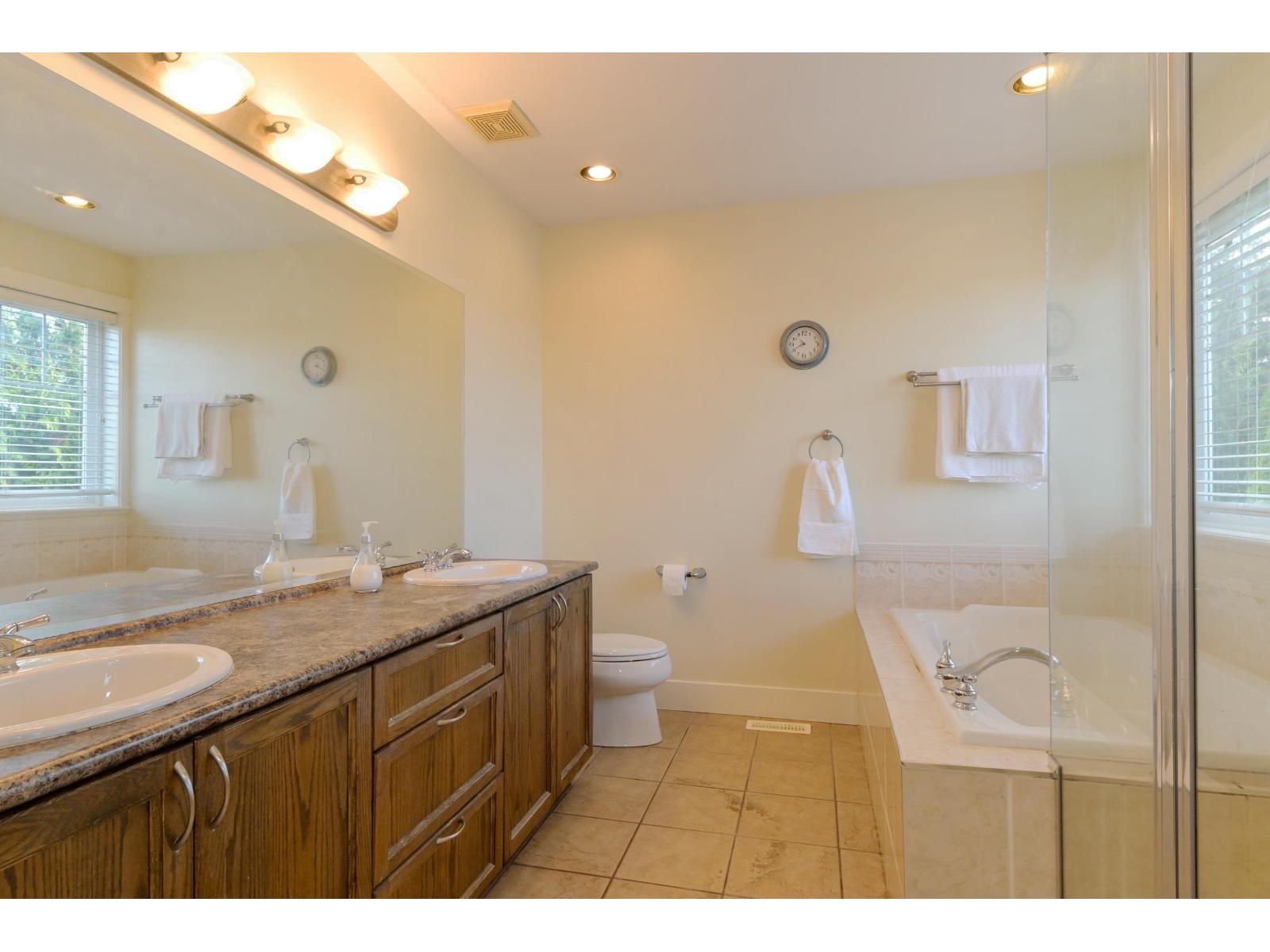 Photo of 6122 164 STREET 18