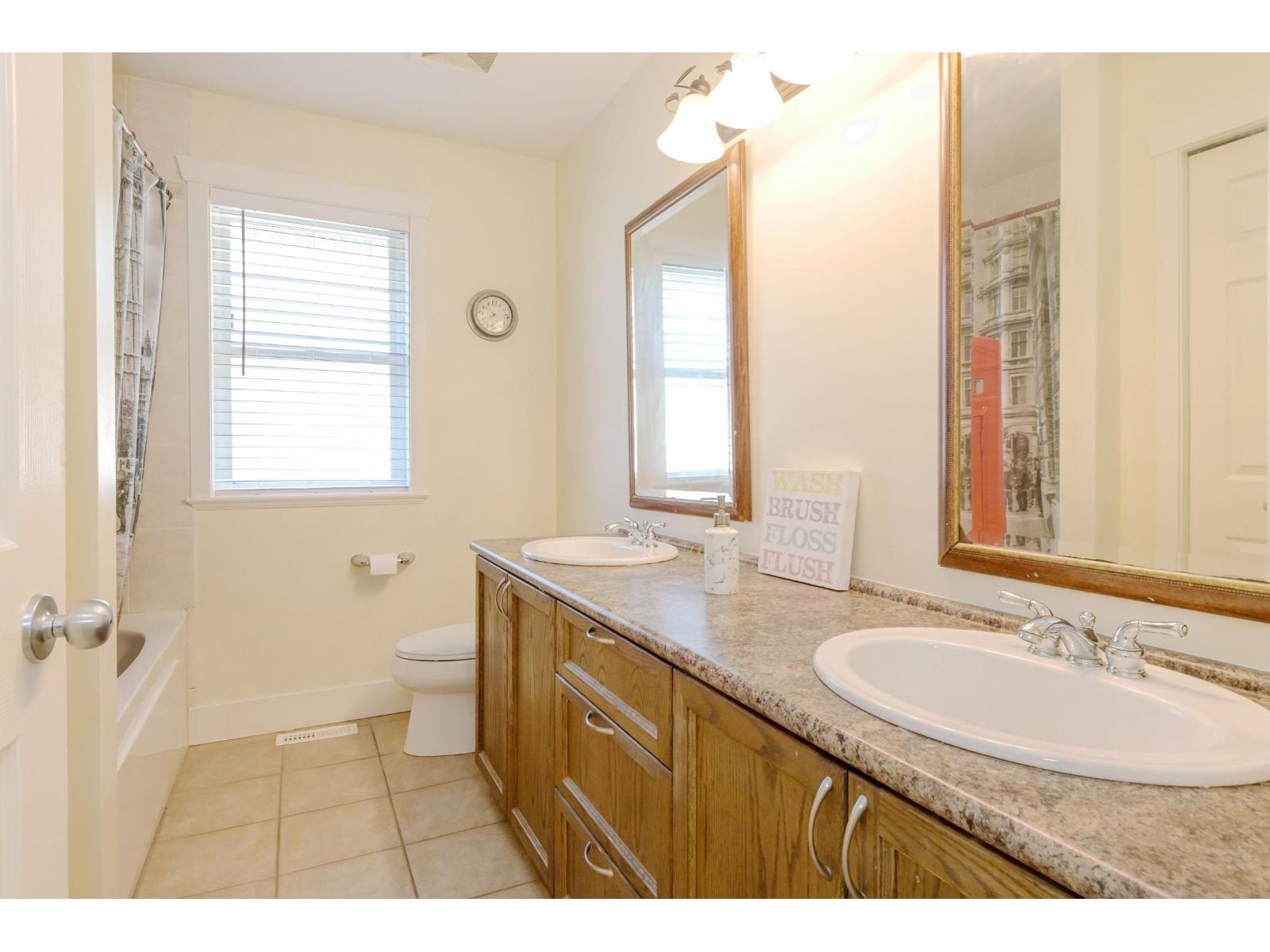 Photo of 6122 164 STREET 23