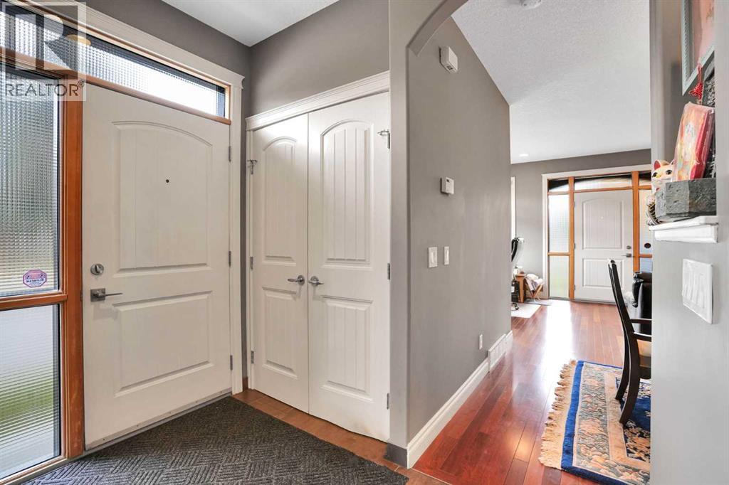 137 11 Avenue NW photo 7