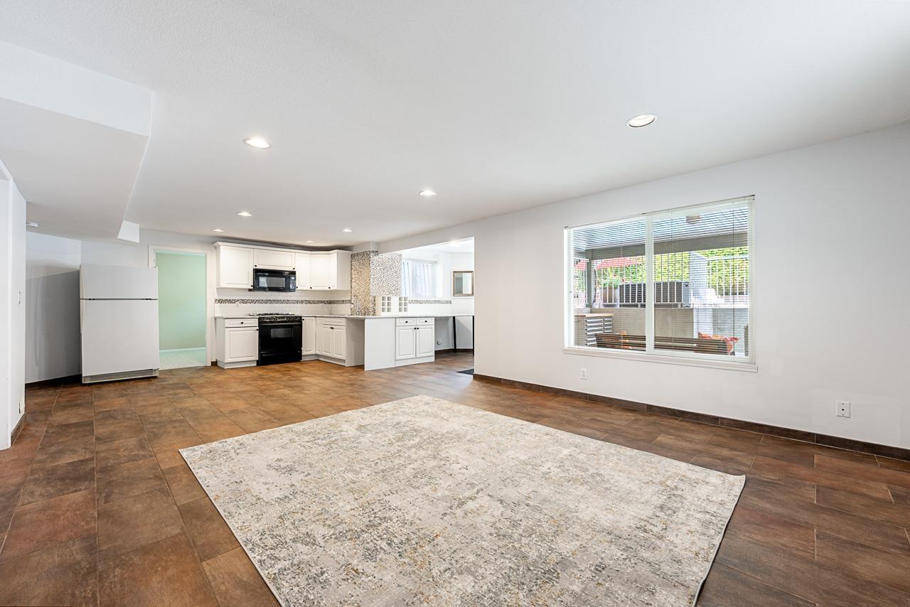 Photo of 5197 223A STREET 25