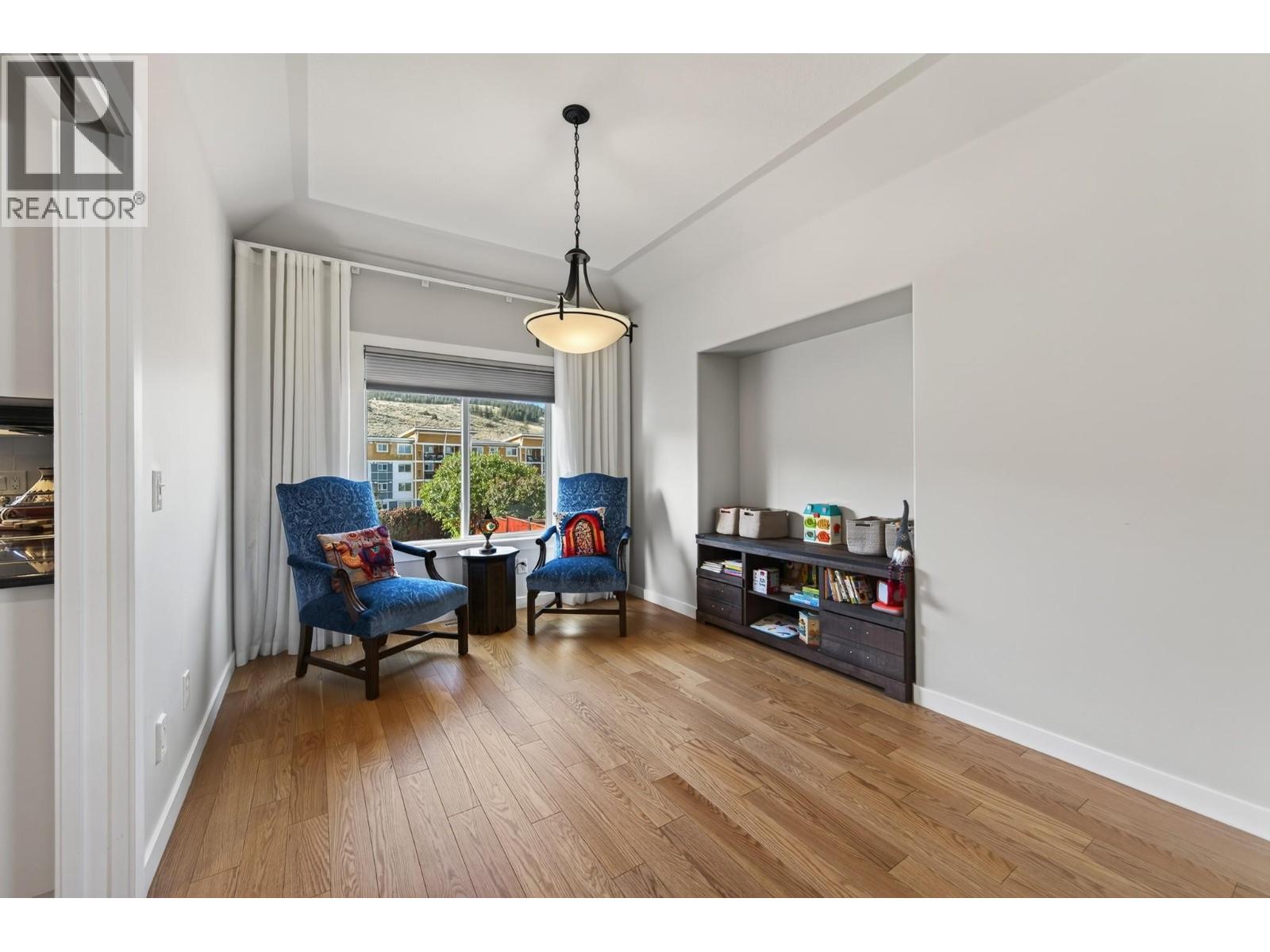 979 Regent Crescent - 5