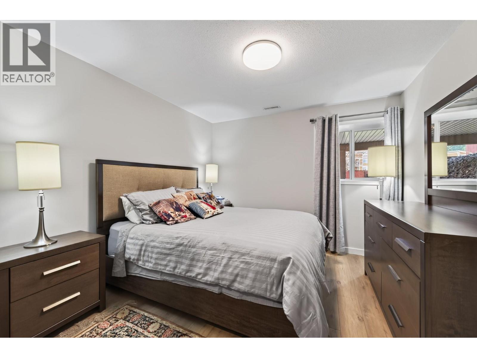 979 Regent Crescent - 34