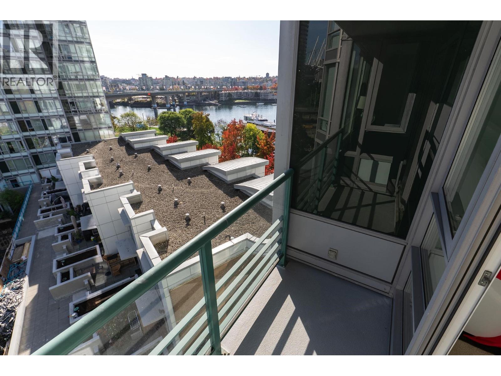 Photo of 901 1067 MARINASIDE CRESCENT 12
