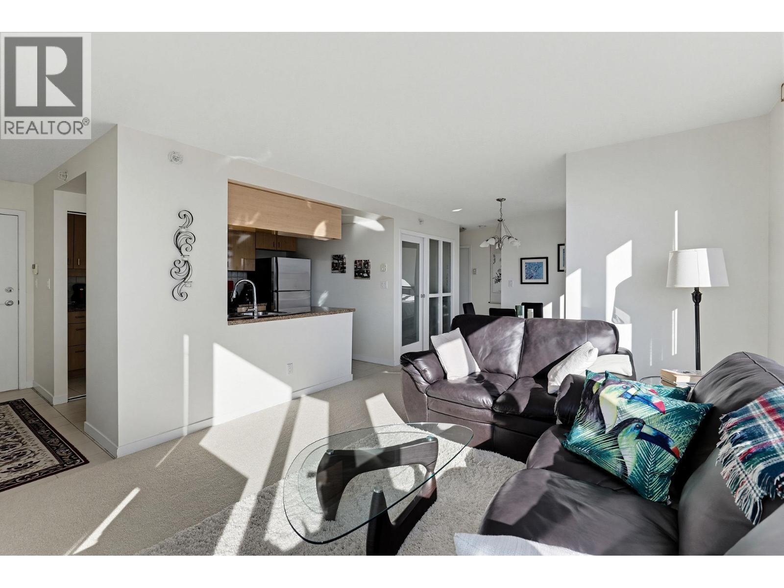 Photo of 901 1067 MARINASIDE CRESCENT 16