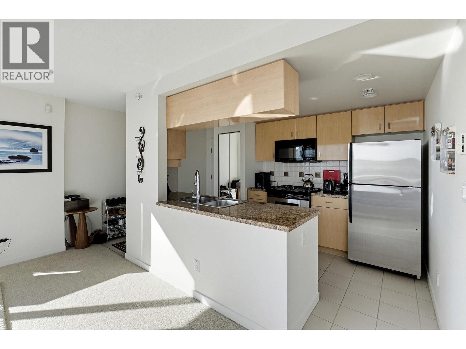 Photo of 901 1067 MARINASIDE CRESCENT 25
