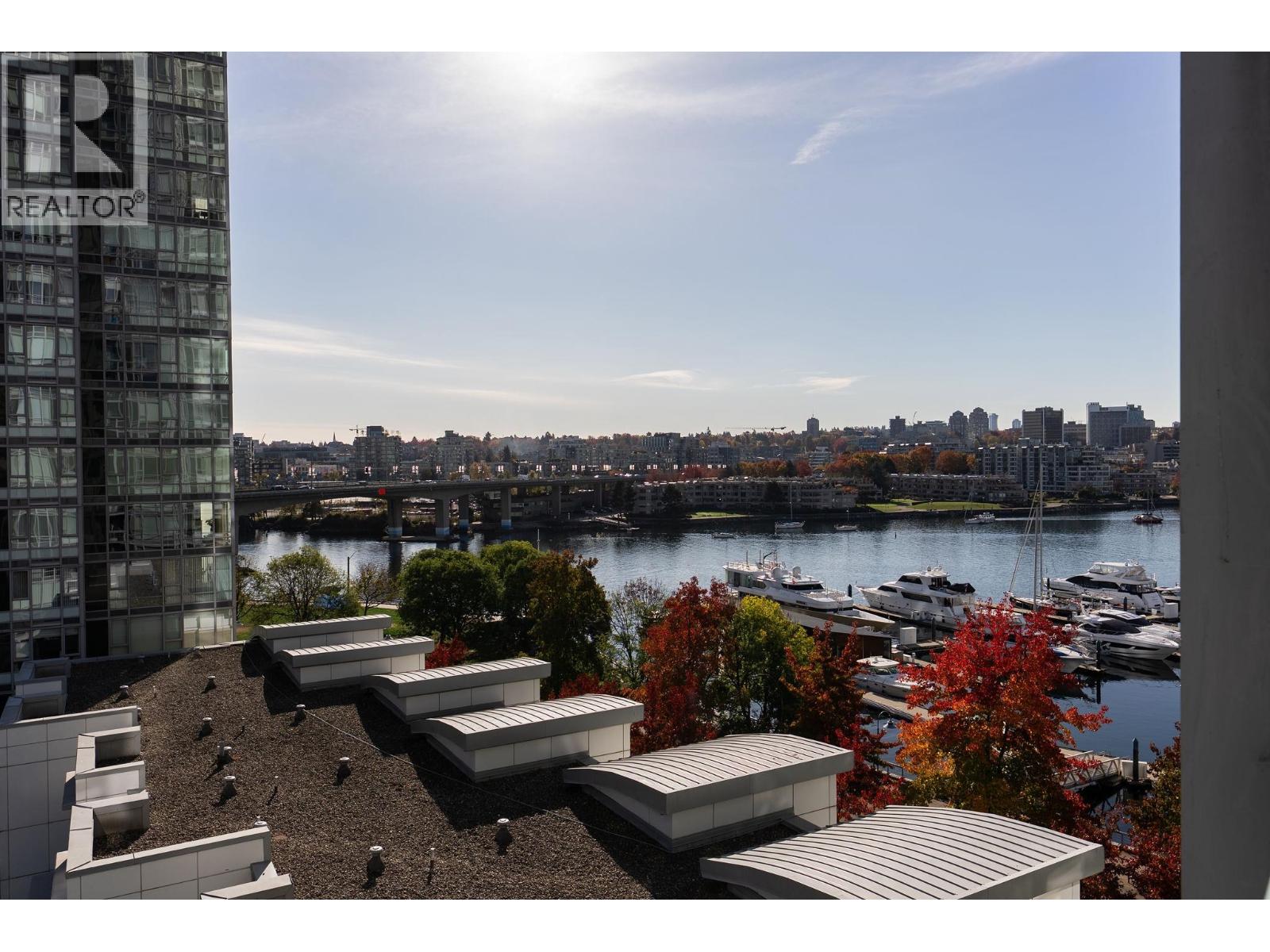 Photo of 901 1067 MARINASIDE CRESCENT 9