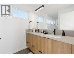24 533 E 3rd Street, North Vancouver, BC V7L1G4 Photo 16