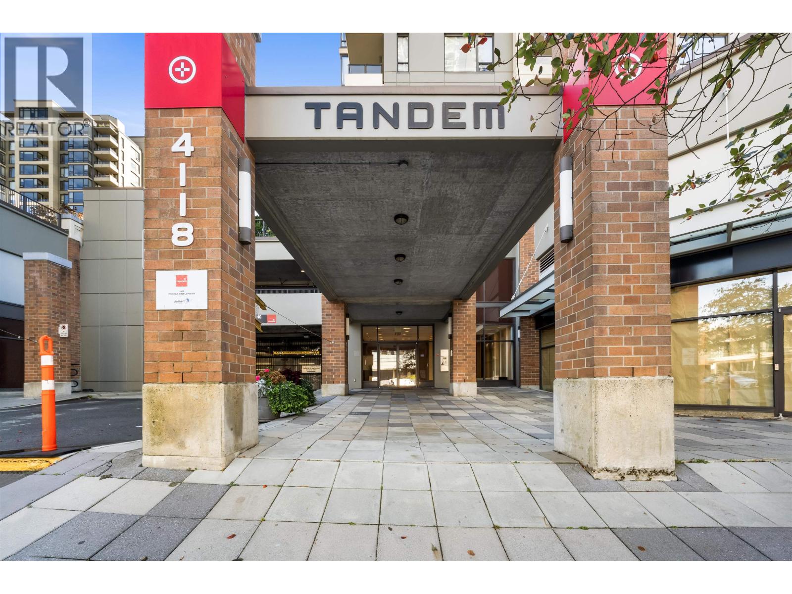 Photo of 1807 4118 DAWSON STREET 27