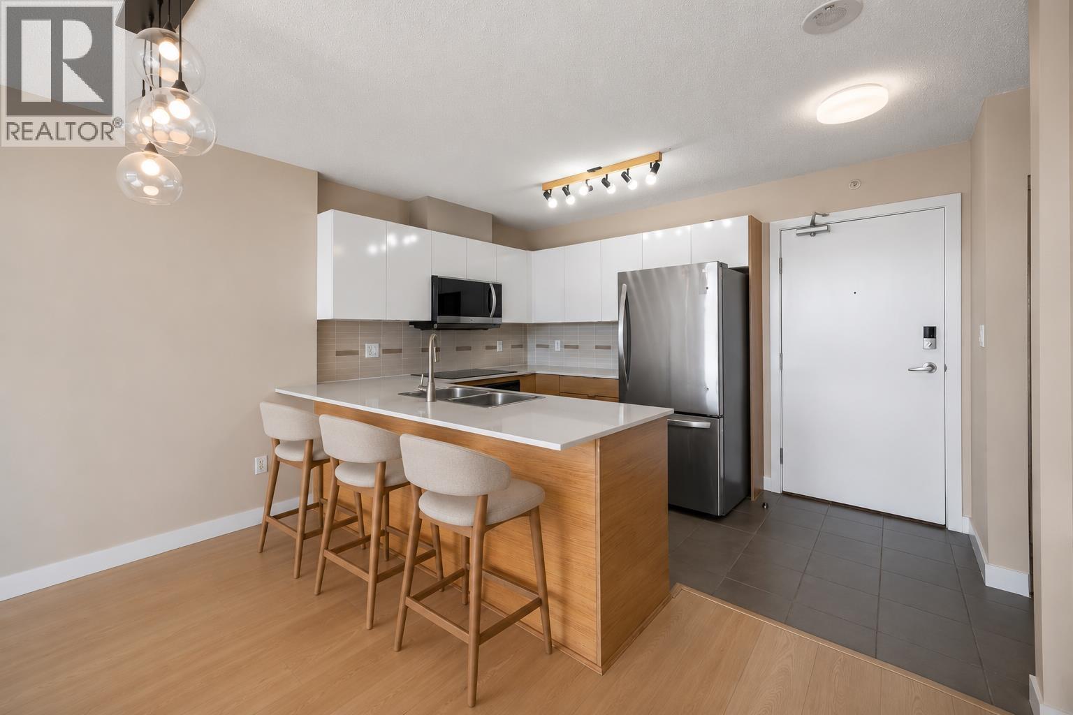Photo of 1807 4118 DAWSON STREET 7
