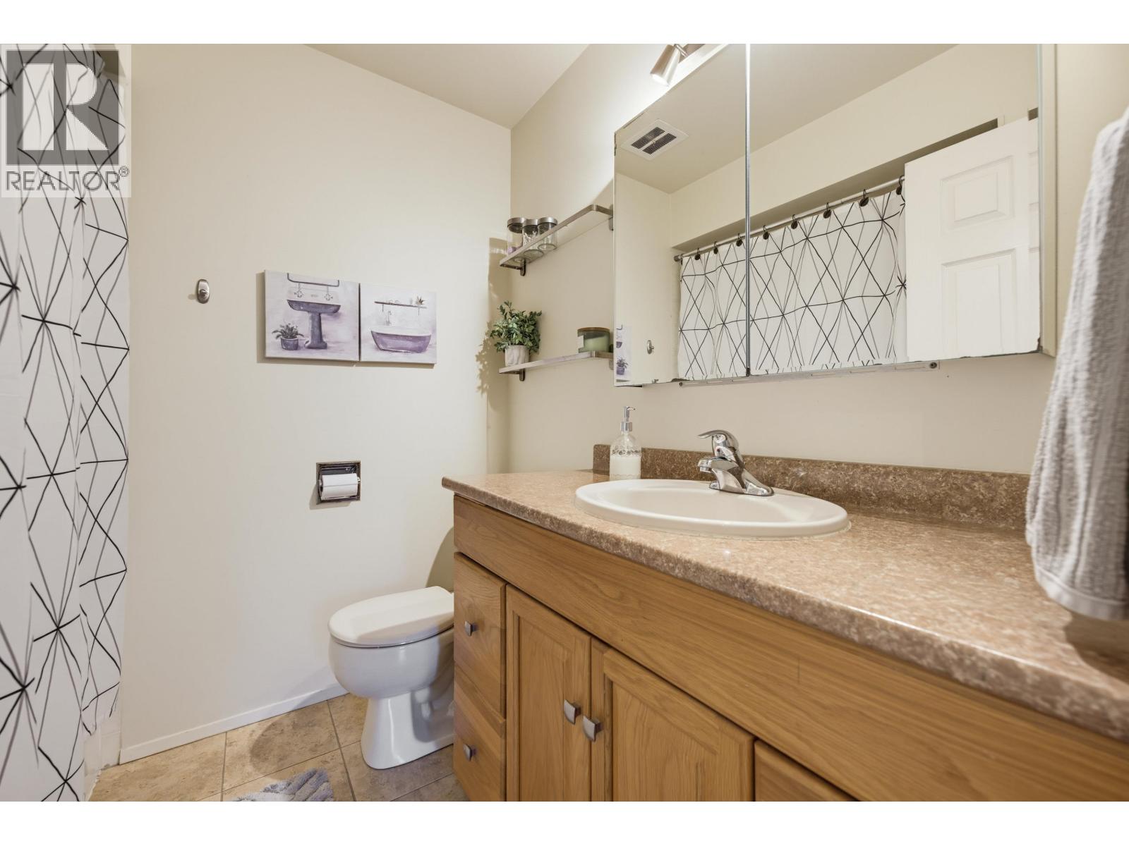 Photo of 11601 211 STREET 17