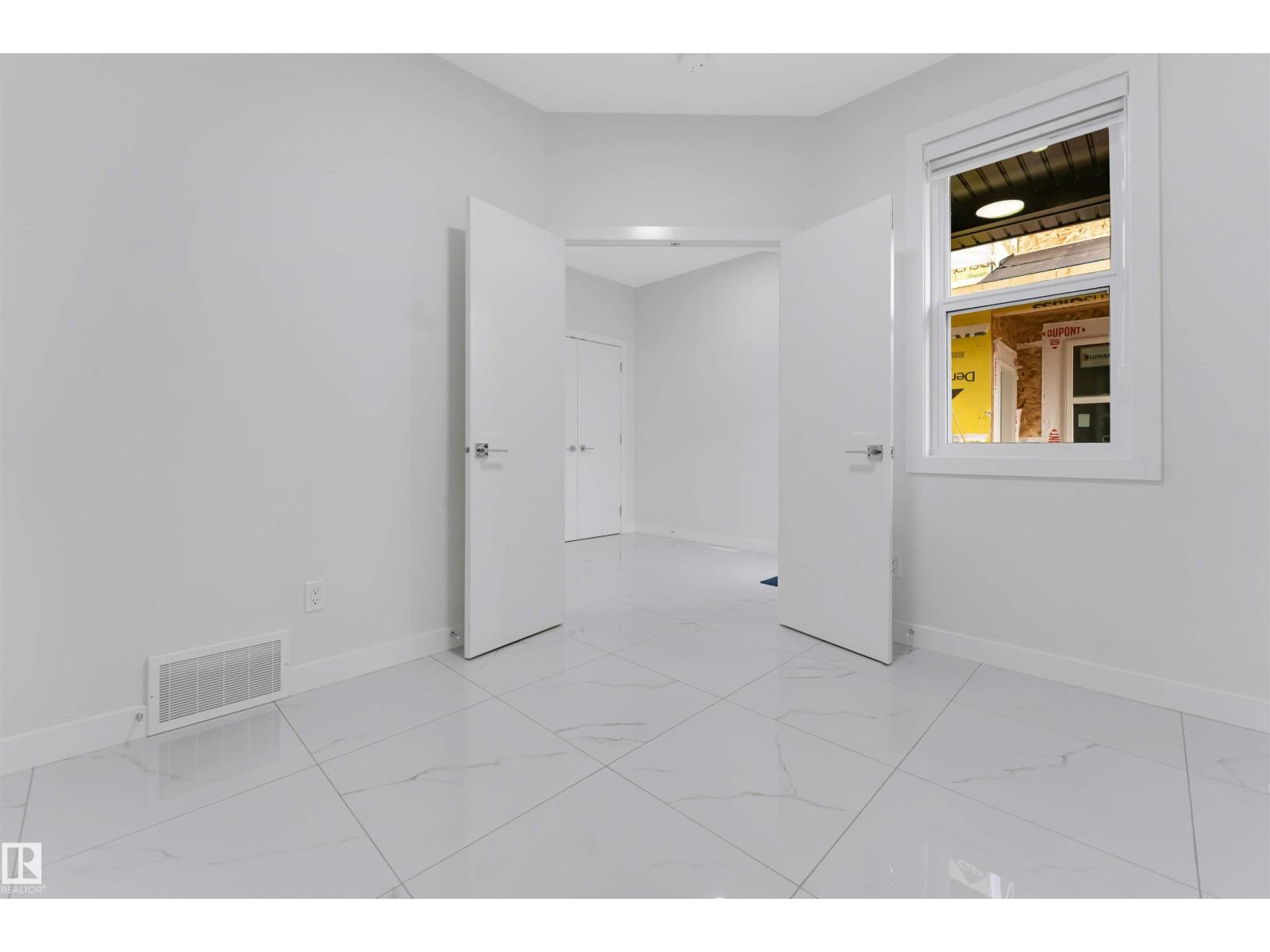3926 39 Avenue, photo 9