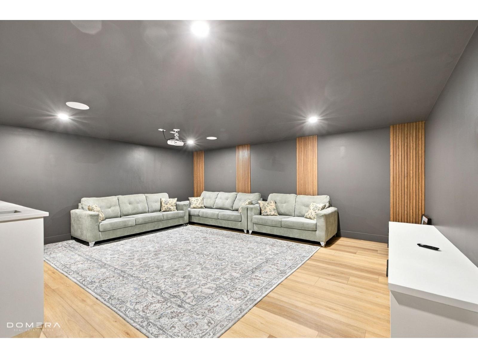 Photo 29 of 40