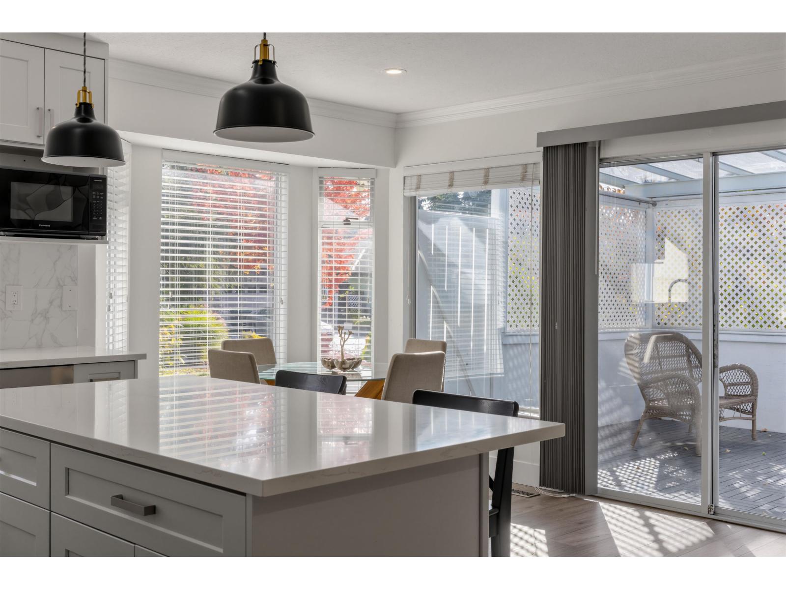 Photo of 14124 19A AVENUE 11