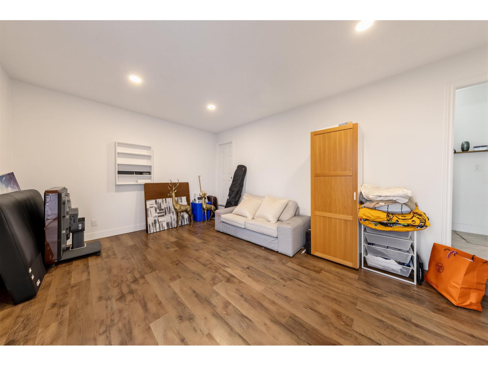 Photo of 14124 19A AVENUE 27