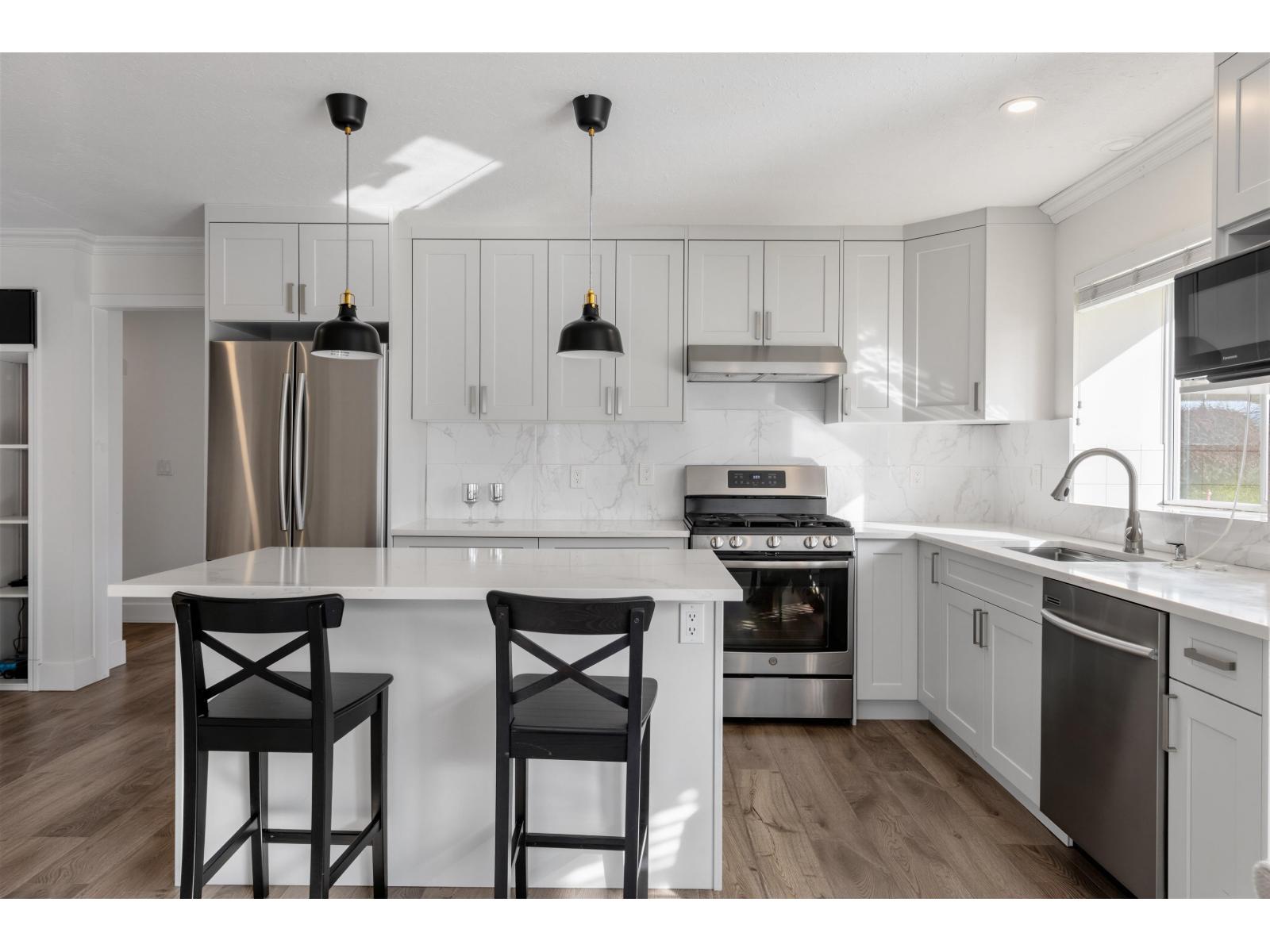Photo of 14124 19A AVENUE 15