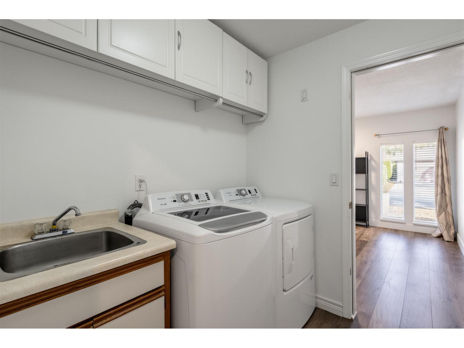 Photo of 14124 19A AVENUE 18