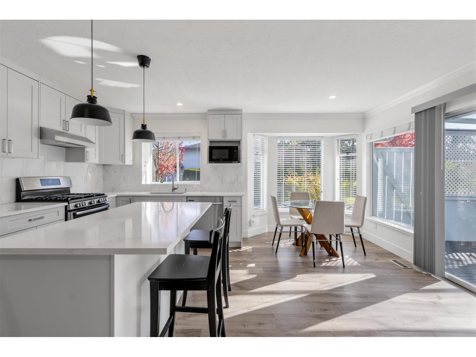 Photo of 14124 19A AVENUE 10