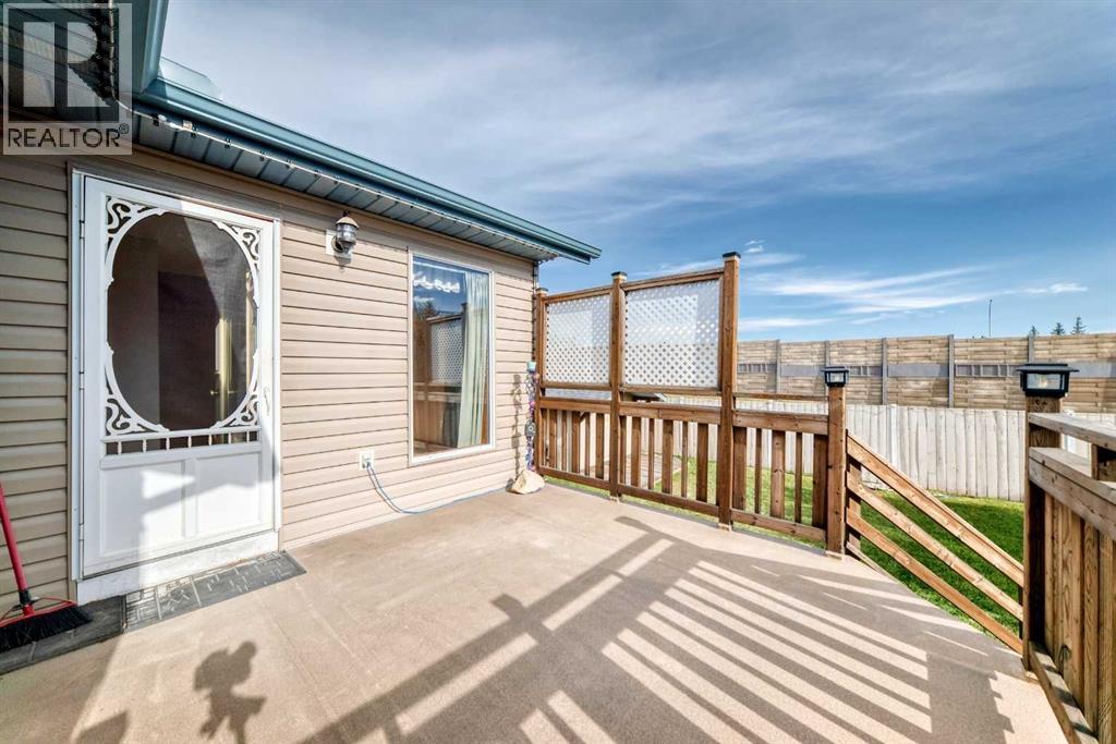 106 Elizabeth Way SE photo 13