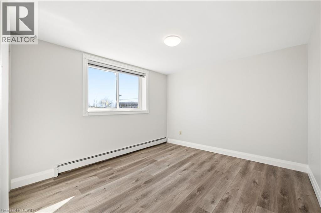 371 DALE Crescent Unit# 4, Waterloo — photo 9