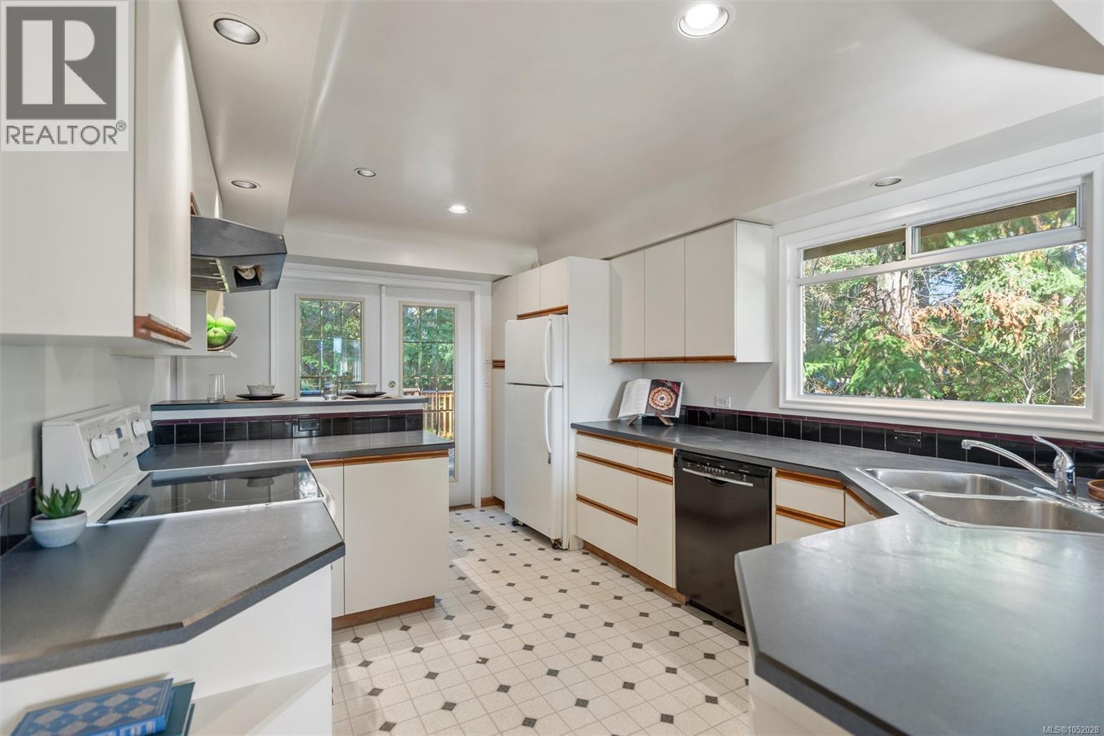 2104 Wenman Dr - 12