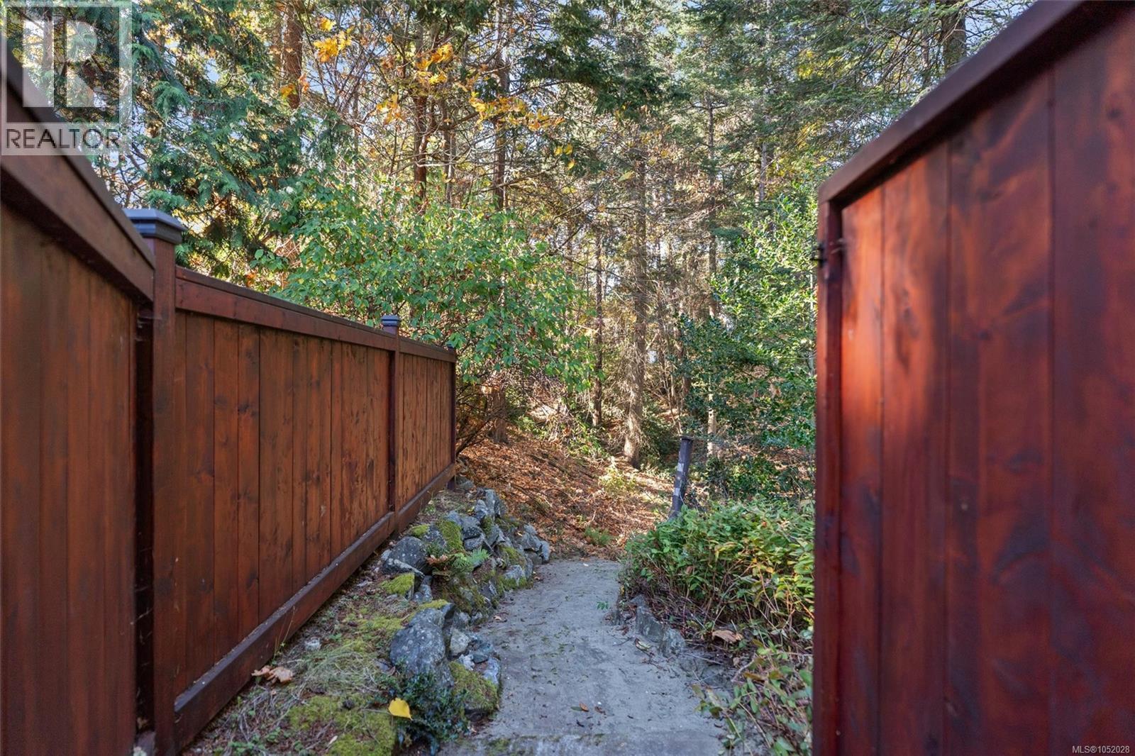 2104 Wenman Dr - 40
